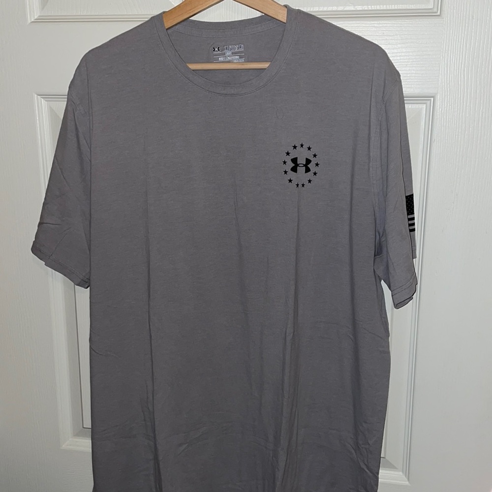 Under Armour short sleeve shirt xxl loose fit